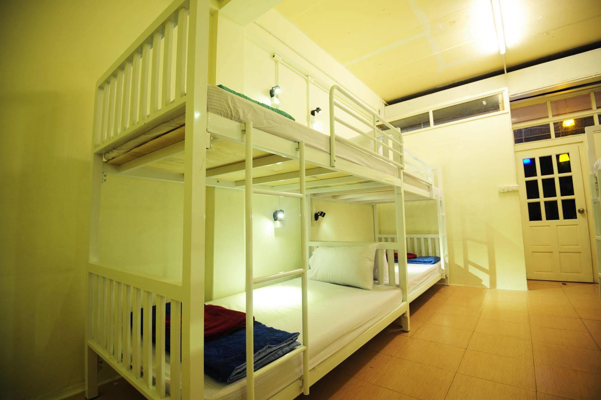 Phi Phi Bucket Hostel Esterno foto