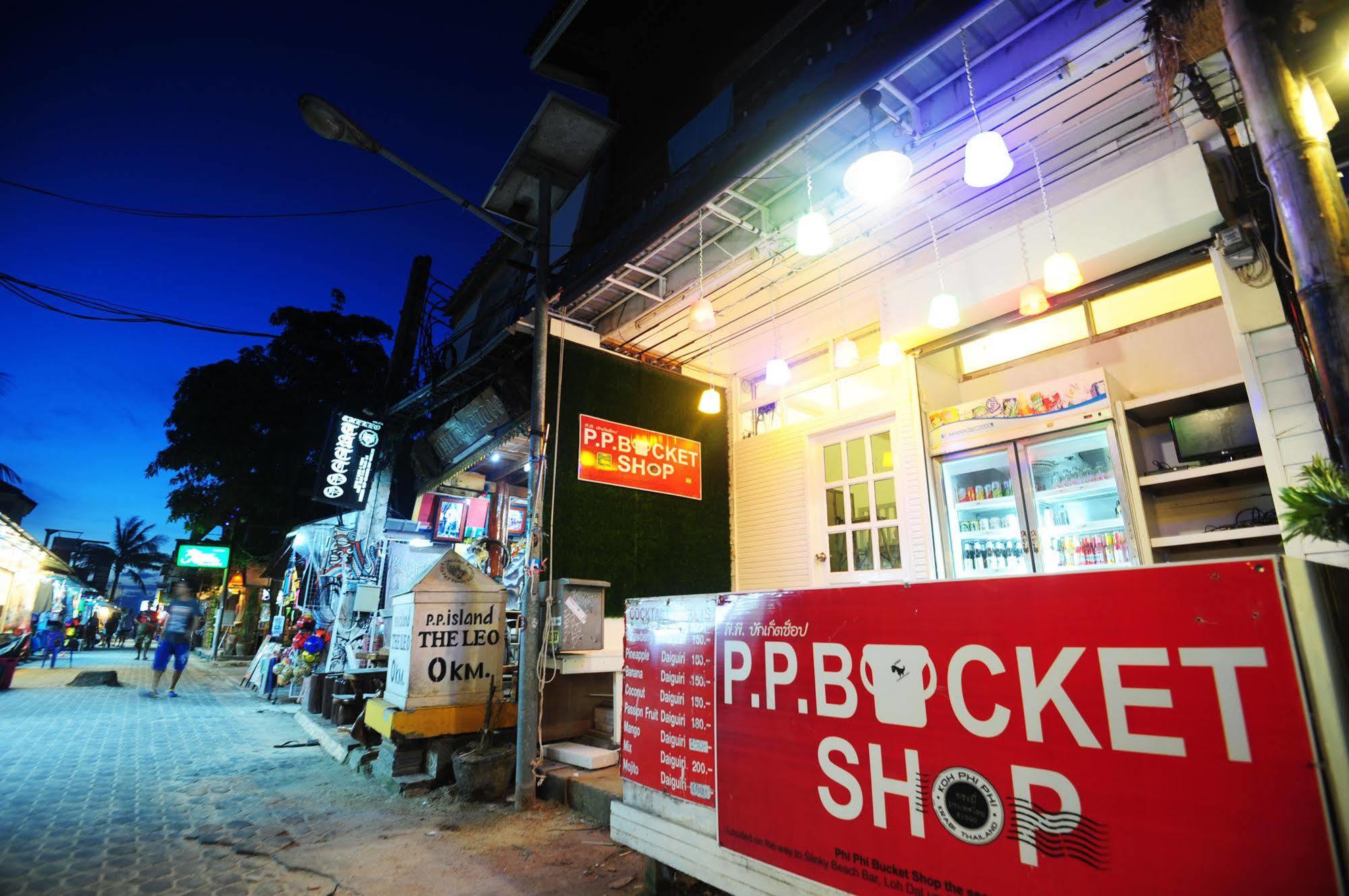 Phi Phi Bucket Hostel Esterno foto